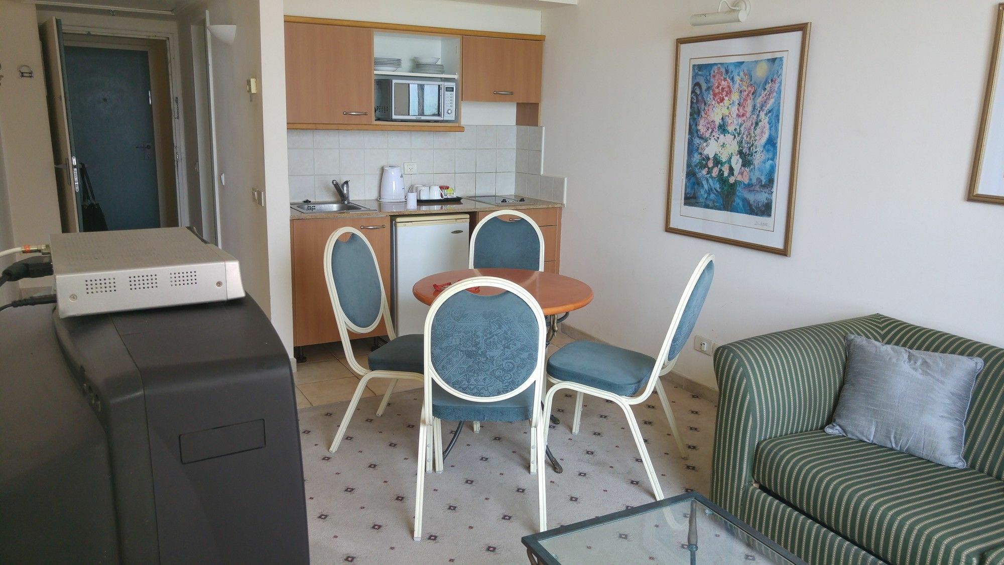 Marom Apartments Hof Hacarmel Haifa Bagian luar foto